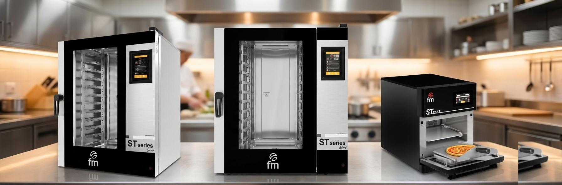 Cocina equipada con hornos profesionales de la marca FM Industrial.